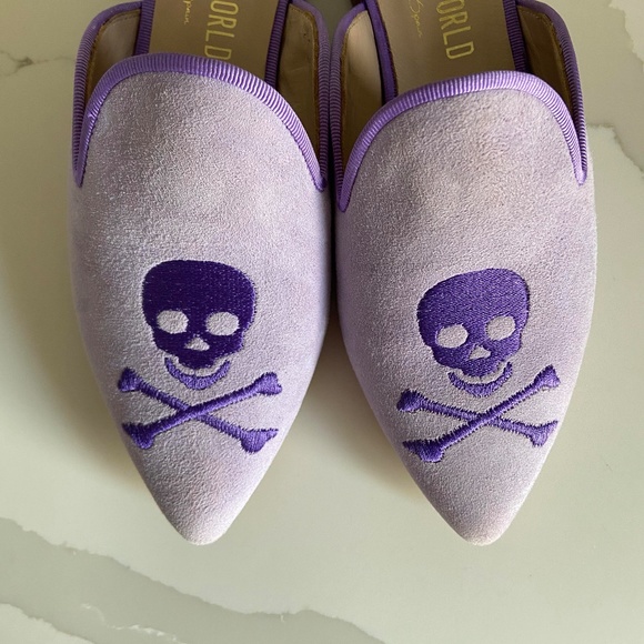 NEW CALITAS WORLD SUEDE SLIP ON SKULL MULES LAVENDAR SPOOKY CHIC ACADEMIA GOTH - Picture 2 of 7